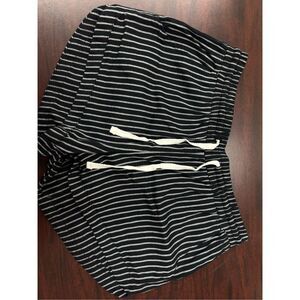 Billabong Stripe Black Shorts with Pocket Size Small